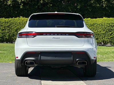 2026 Porsche Macan Base