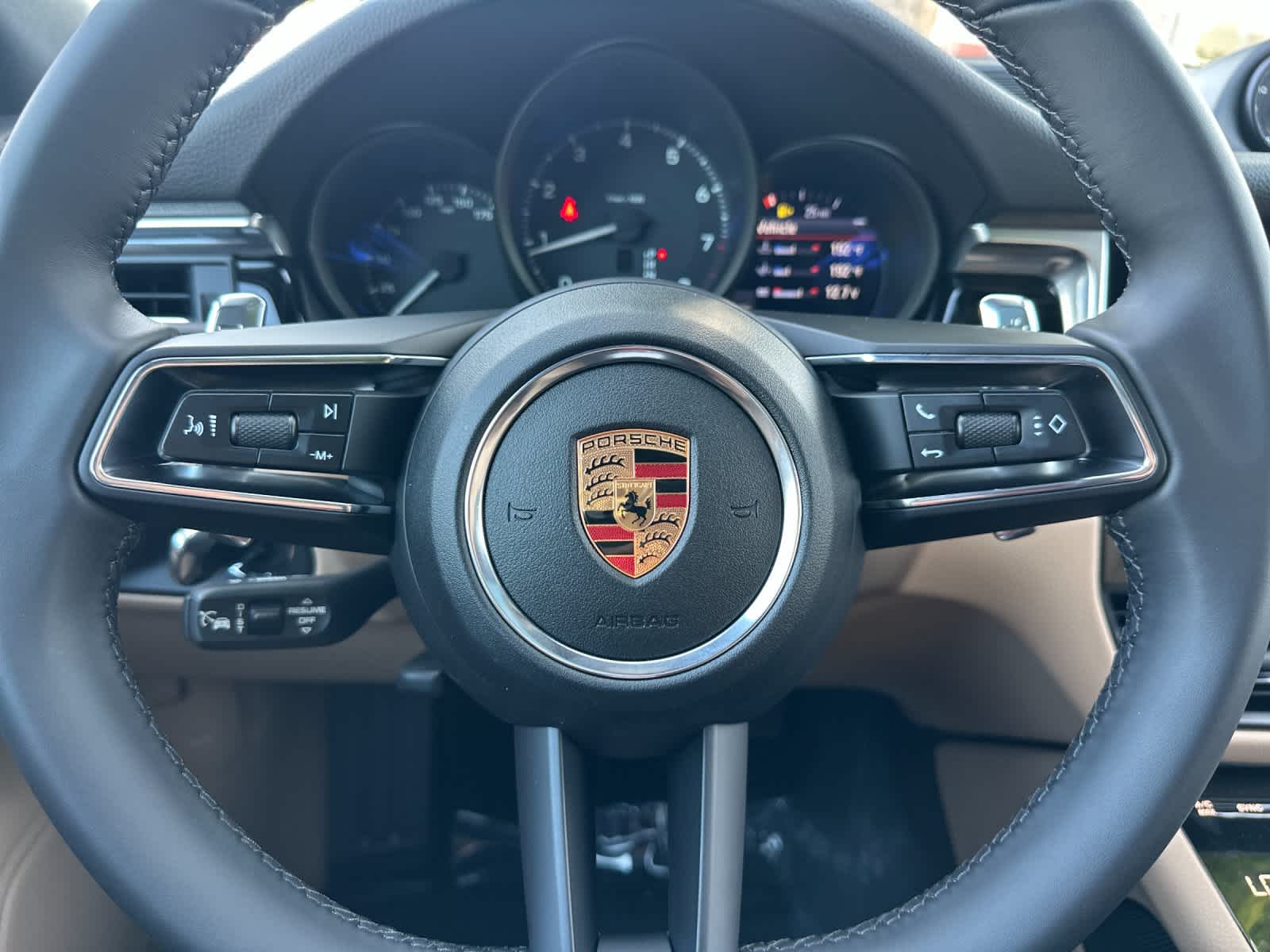 2026 Porsche Macan Base
