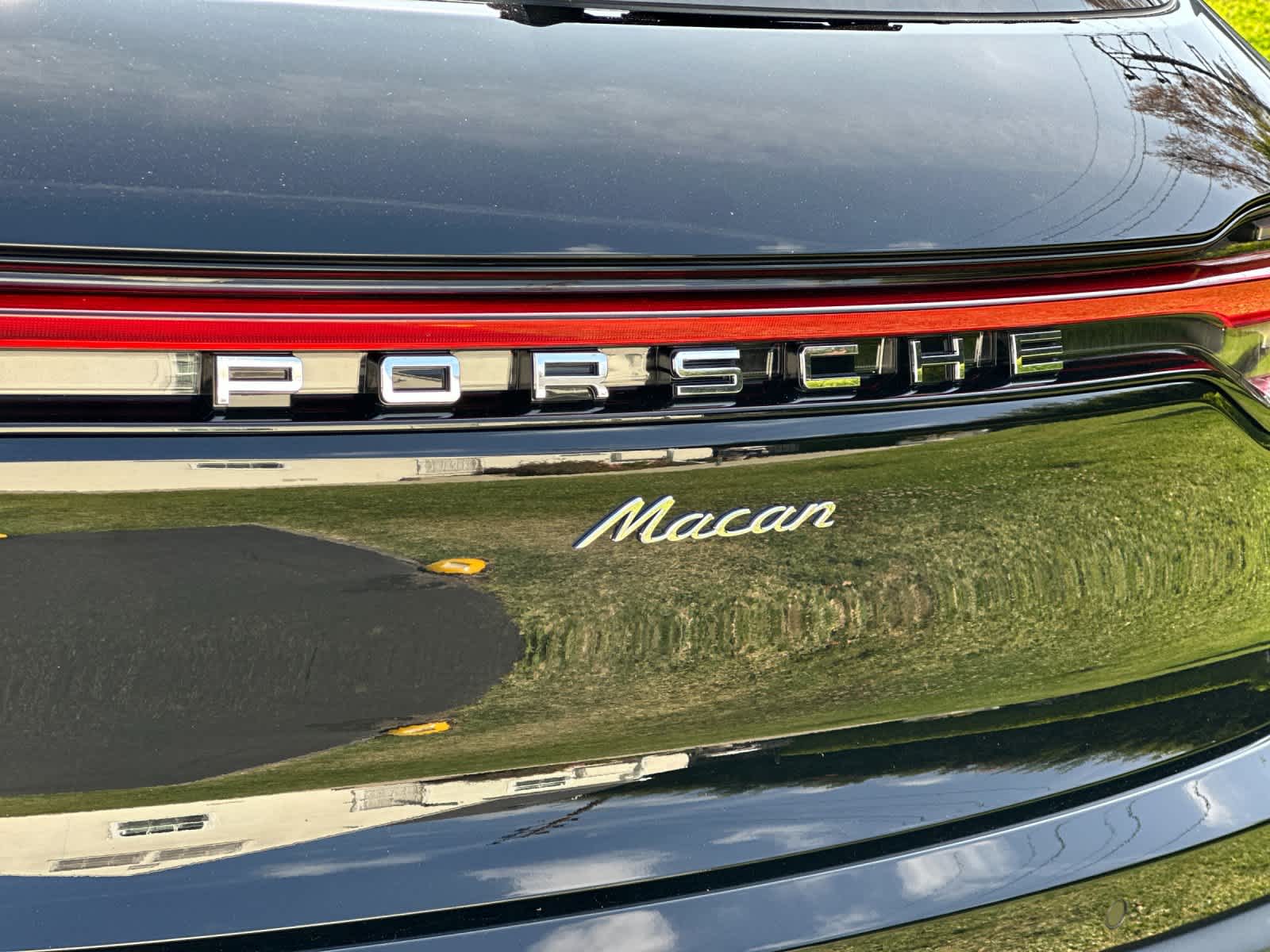 2026 Porsche Macan Base