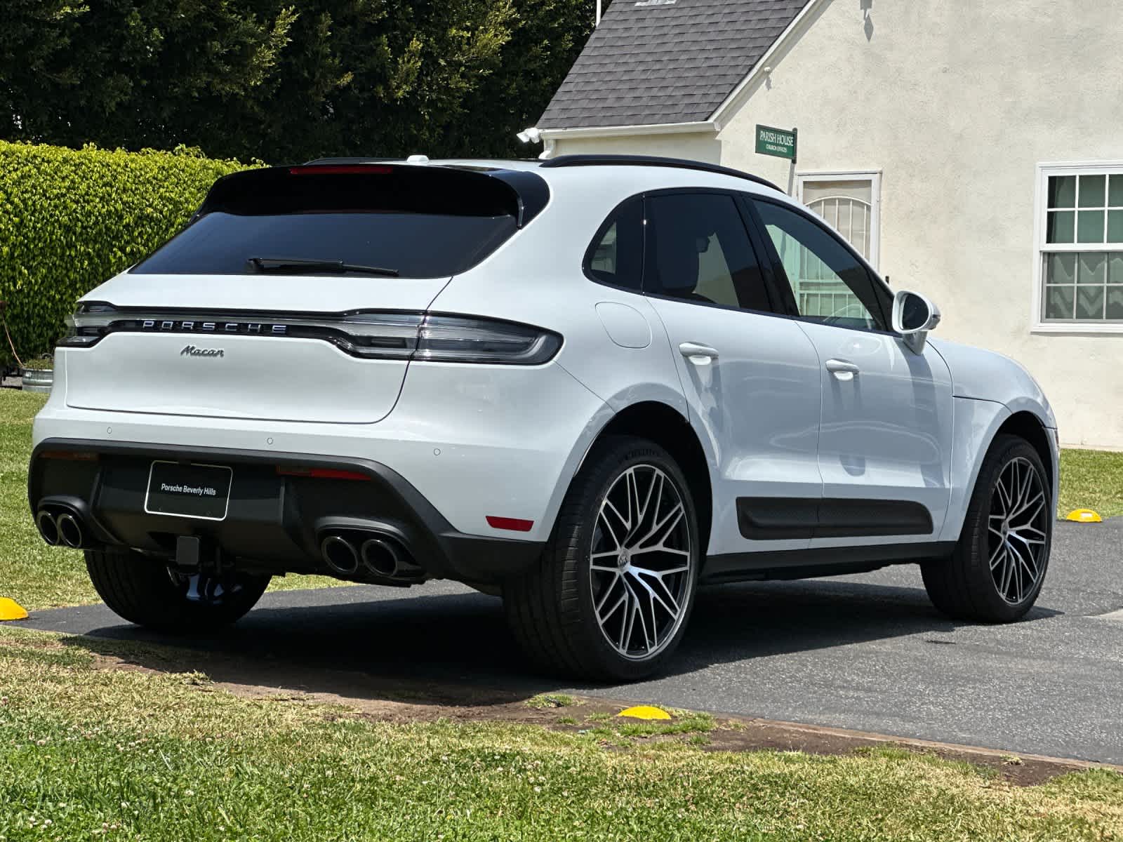 2026 Porsche Macan Base