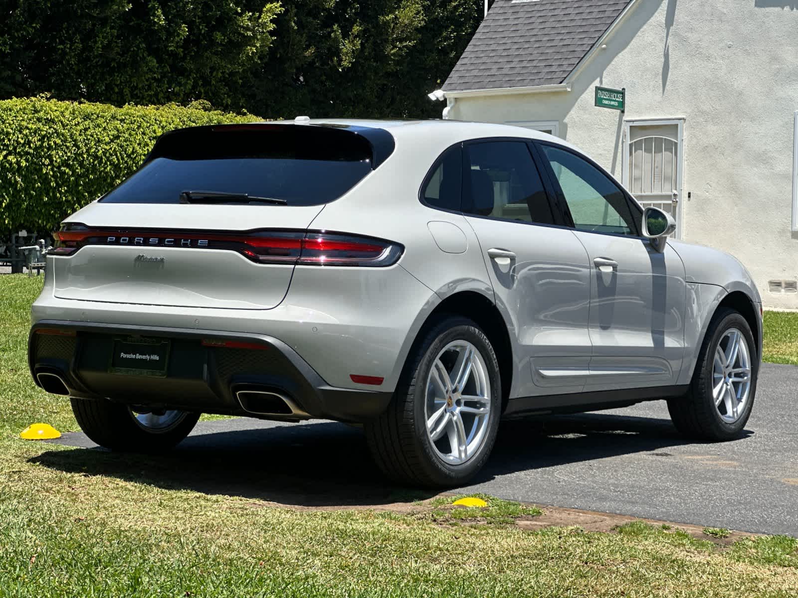 2026 Porsche Macan Macan