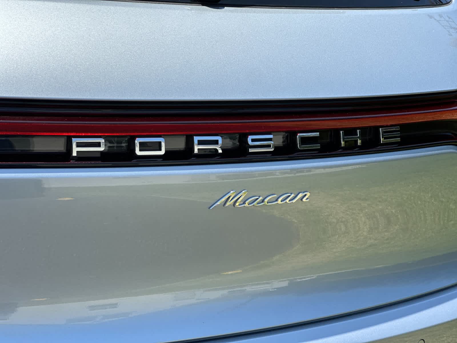 2026 Porsche Macan Base