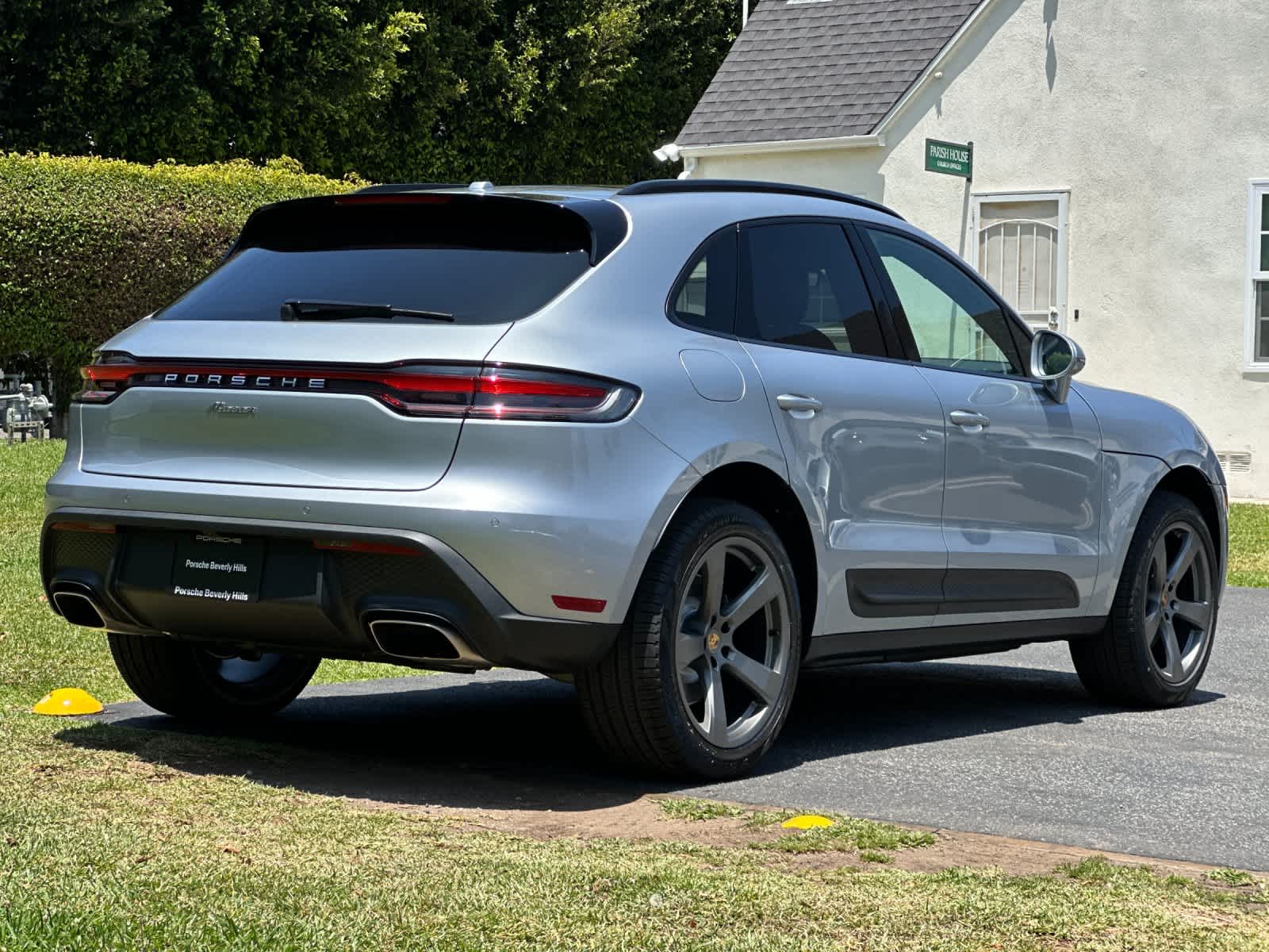 2026 Porsche Macan Base