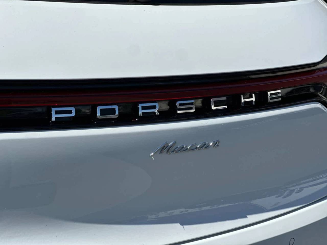 2020 Porsche Macan Macan