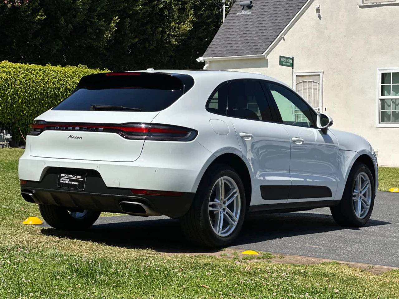 2020 Porsche Macan Macan