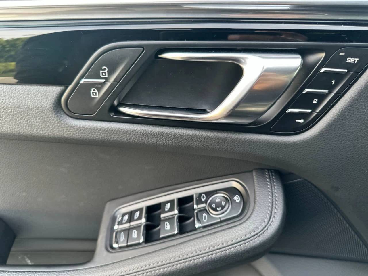 2025 Porsche Macan AWD