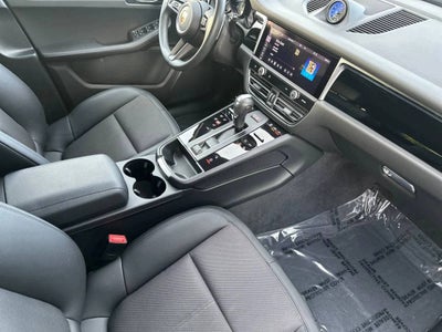 2025 Porsche Macan AWD