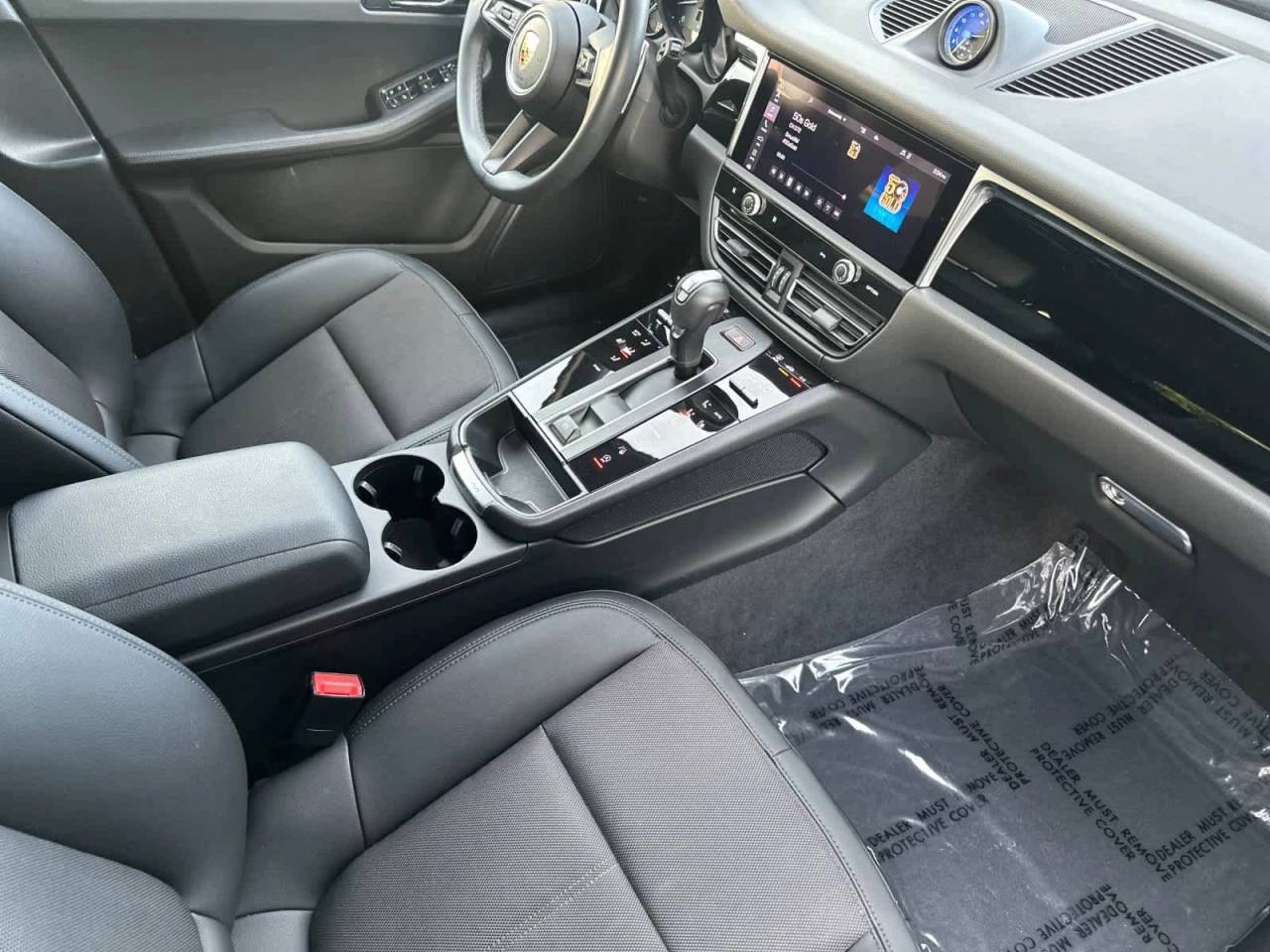 2025 Porsche Macan AWD