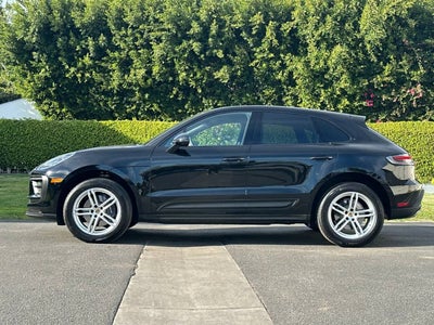 2025 Porsche Macan AWD