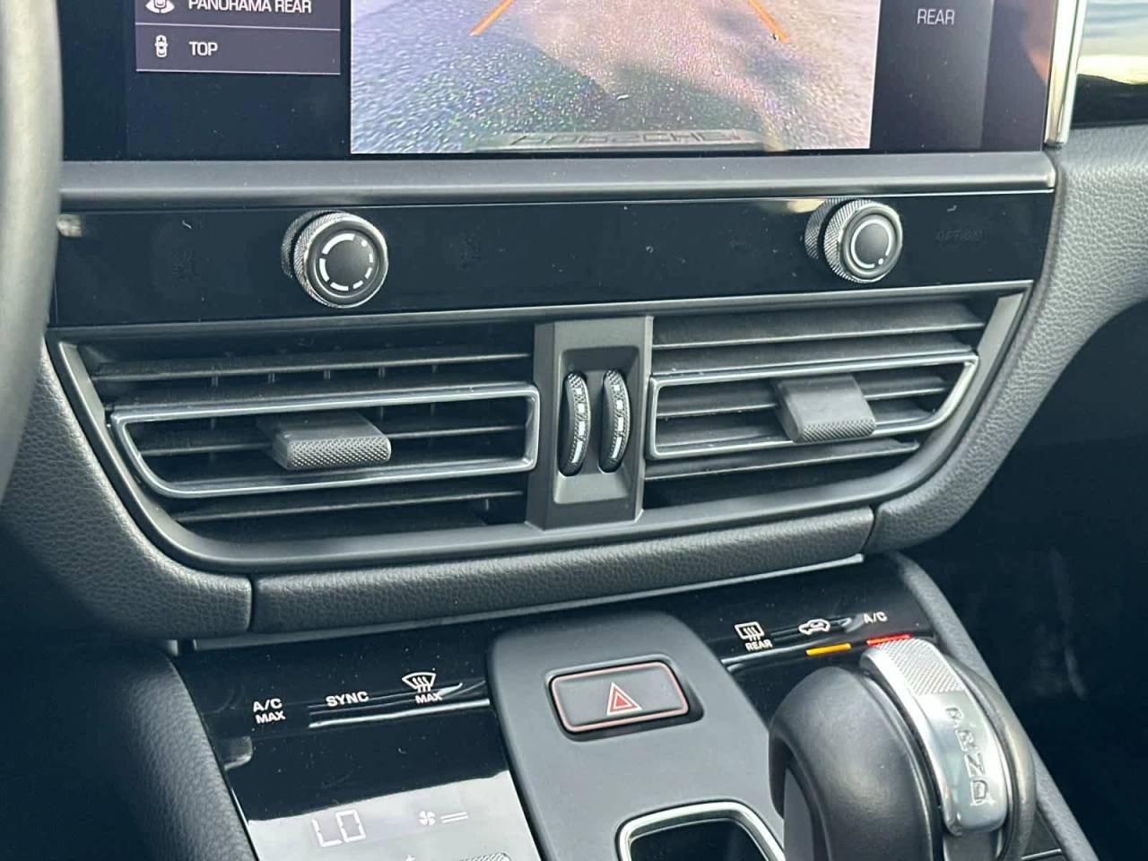 2025 Porsche Macan AWD