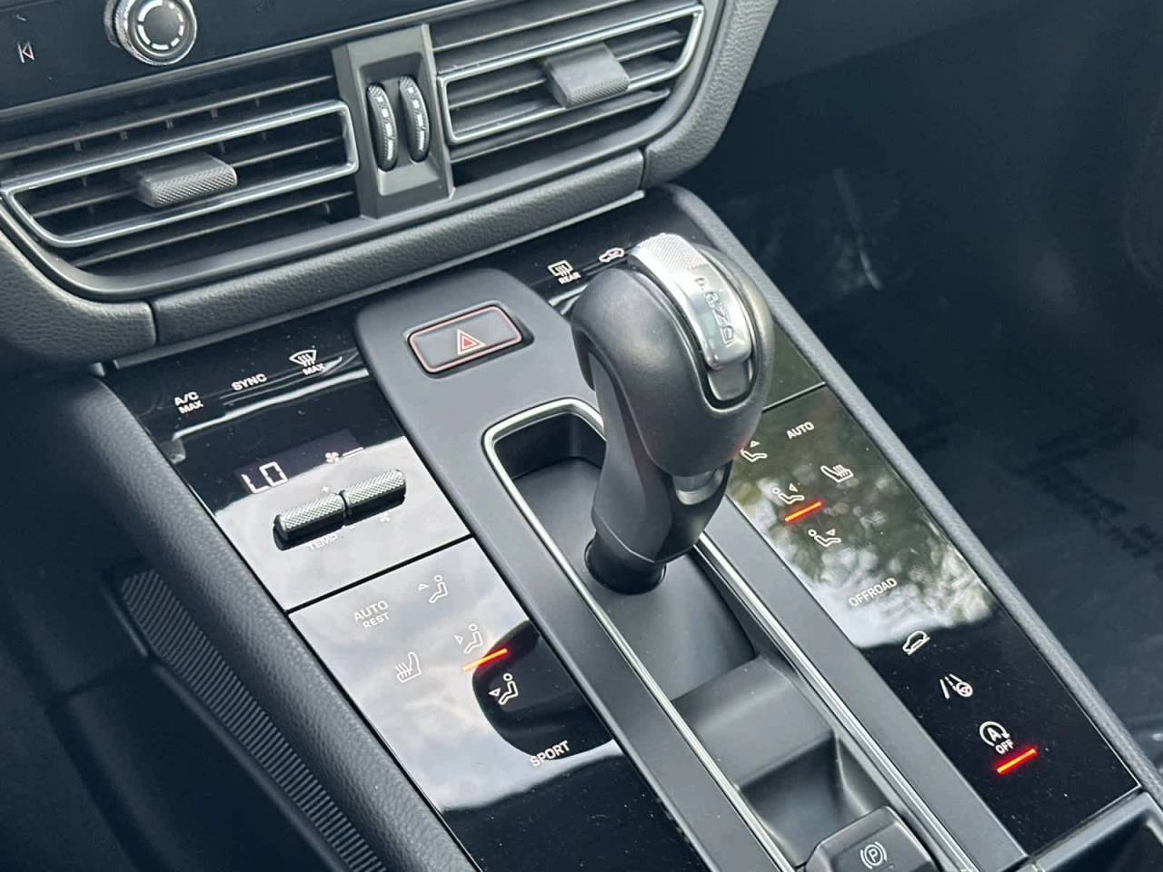 2025 Porsche Macan AWD