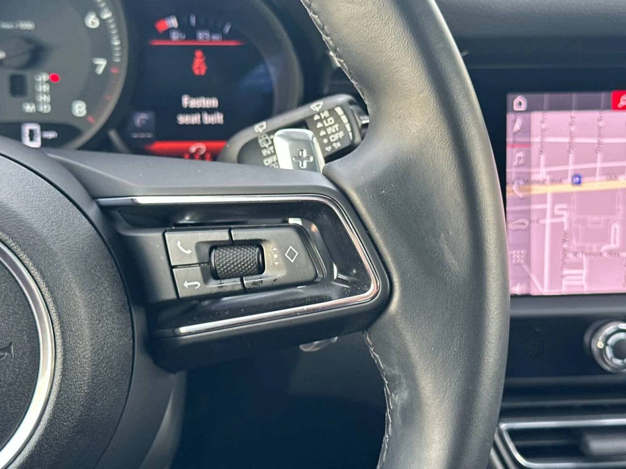 2025 Porsche Macan AWD