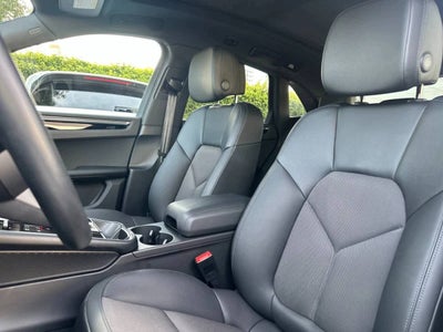 2025 Porsche Macan AWD