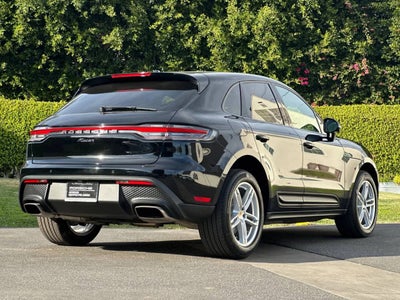 2025 Porsche Macan AWD