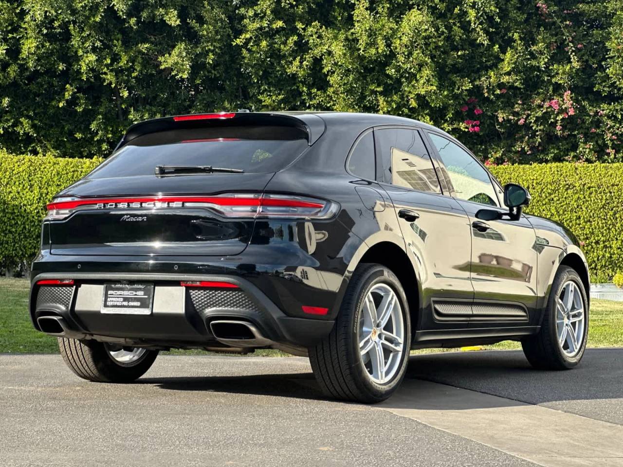 2025 Porsche Macan AWD
