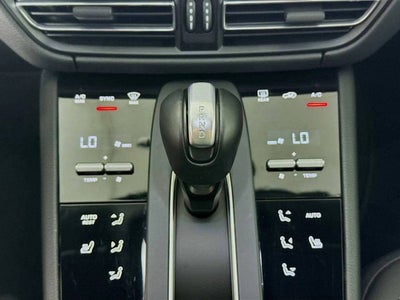 2025 Porsche Macan AWD