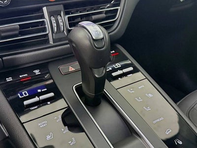2025 Porsche Macan AWD