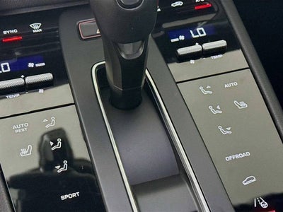 2025 Porsche Macan AWD