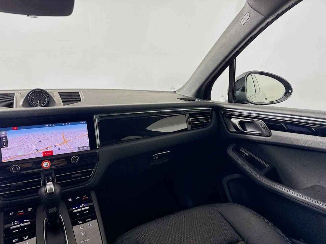 2025 Porsche Macan AWD