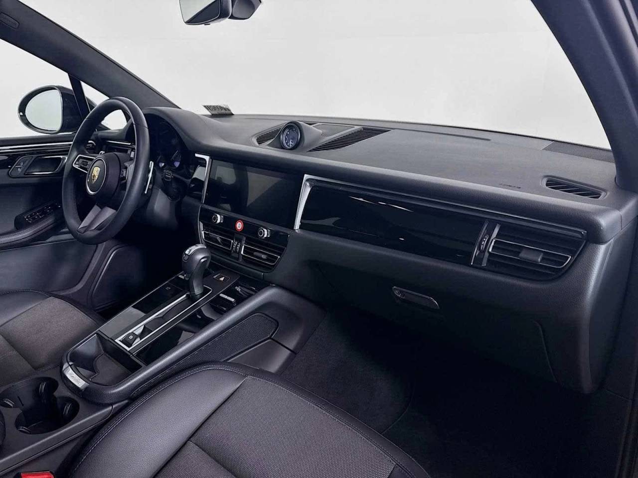 2025 Porsche Macan AWD