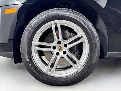 2025 Porsche Macan AWD