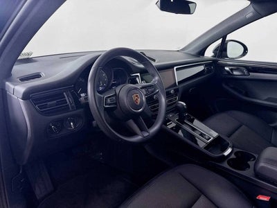 2025 Porsche Macan AWD