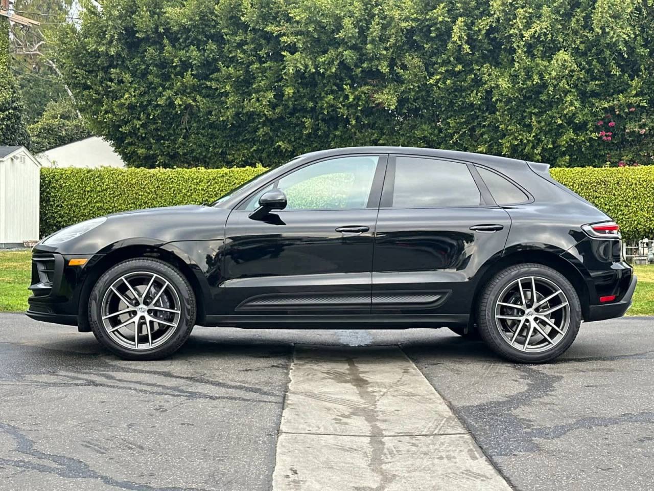 2025 Porsche Macan AWD