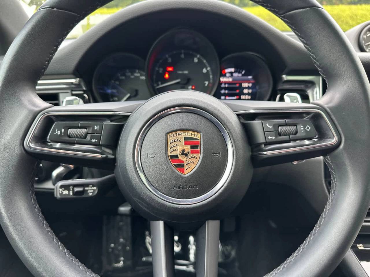 2025 Porsche Macan AWD