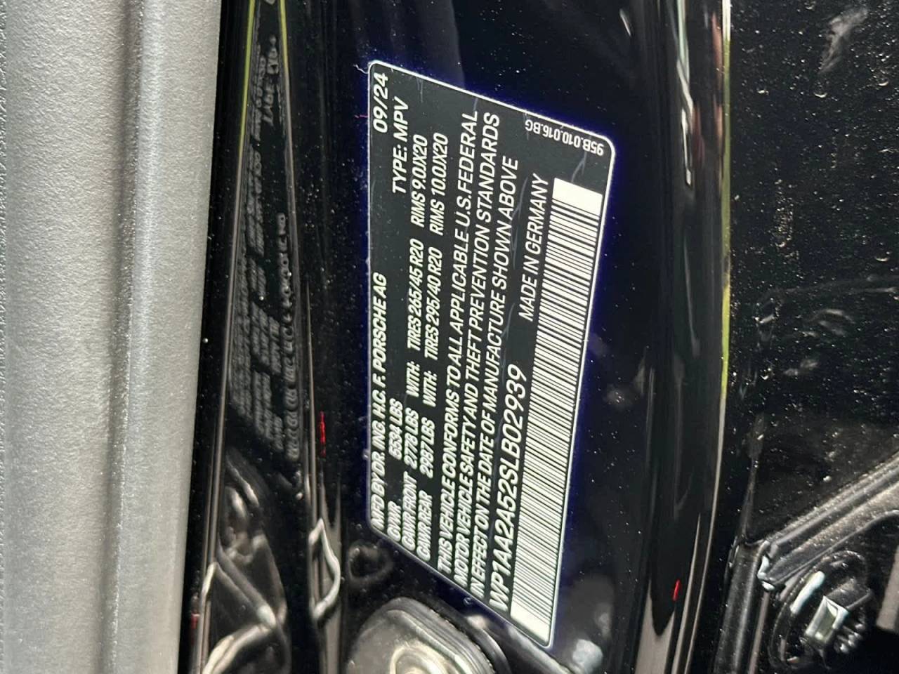 2025 Porsche Macan AWD