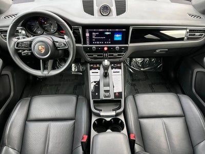 2025 Porsche Macan AWD
