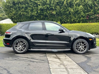 2025 Porsche Macan AWD
