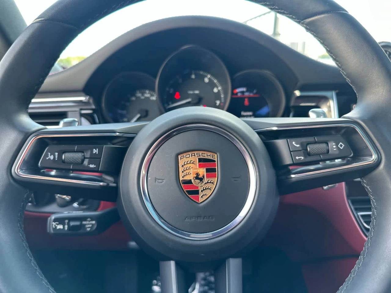 2025 Porsche Macan AWD