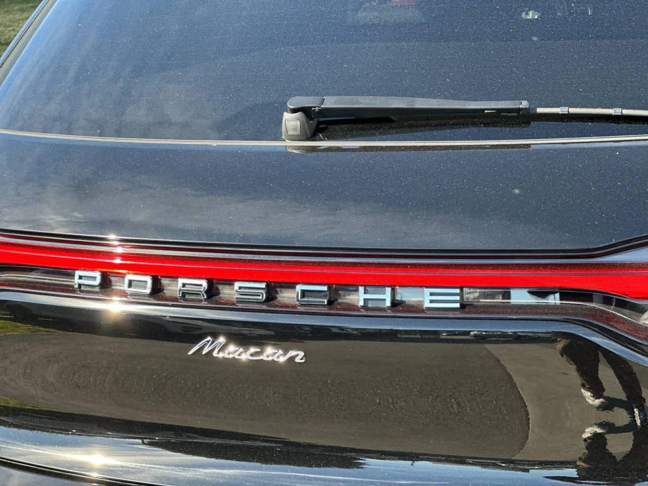 2025 Porsche Macan AWD