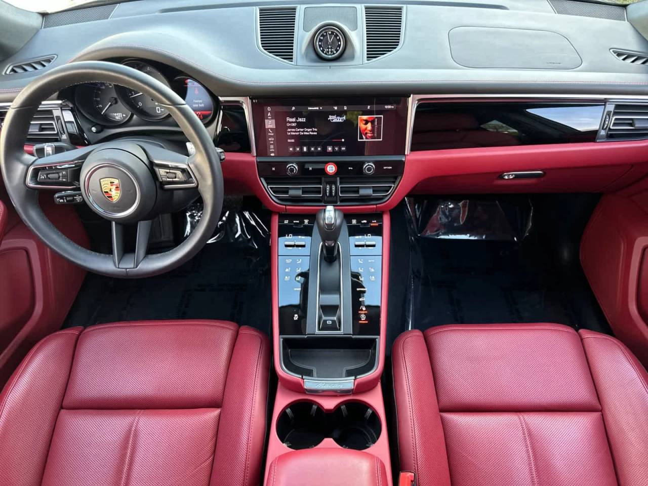 2025 Porsche Macan AWD