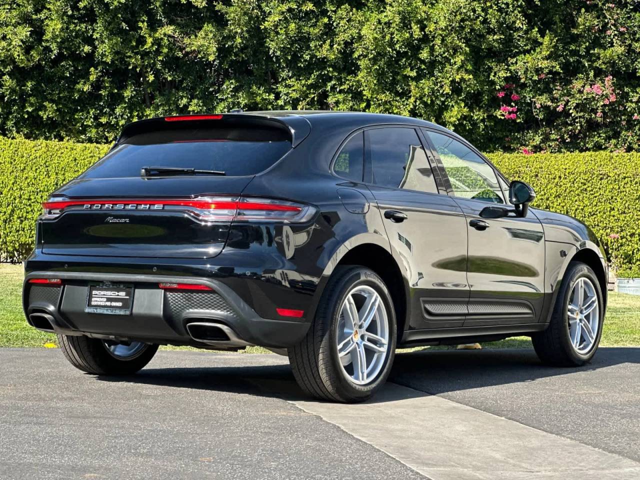 2025 Porsche Macan AWD