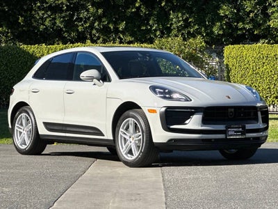 2025 Porsche Macan AWD