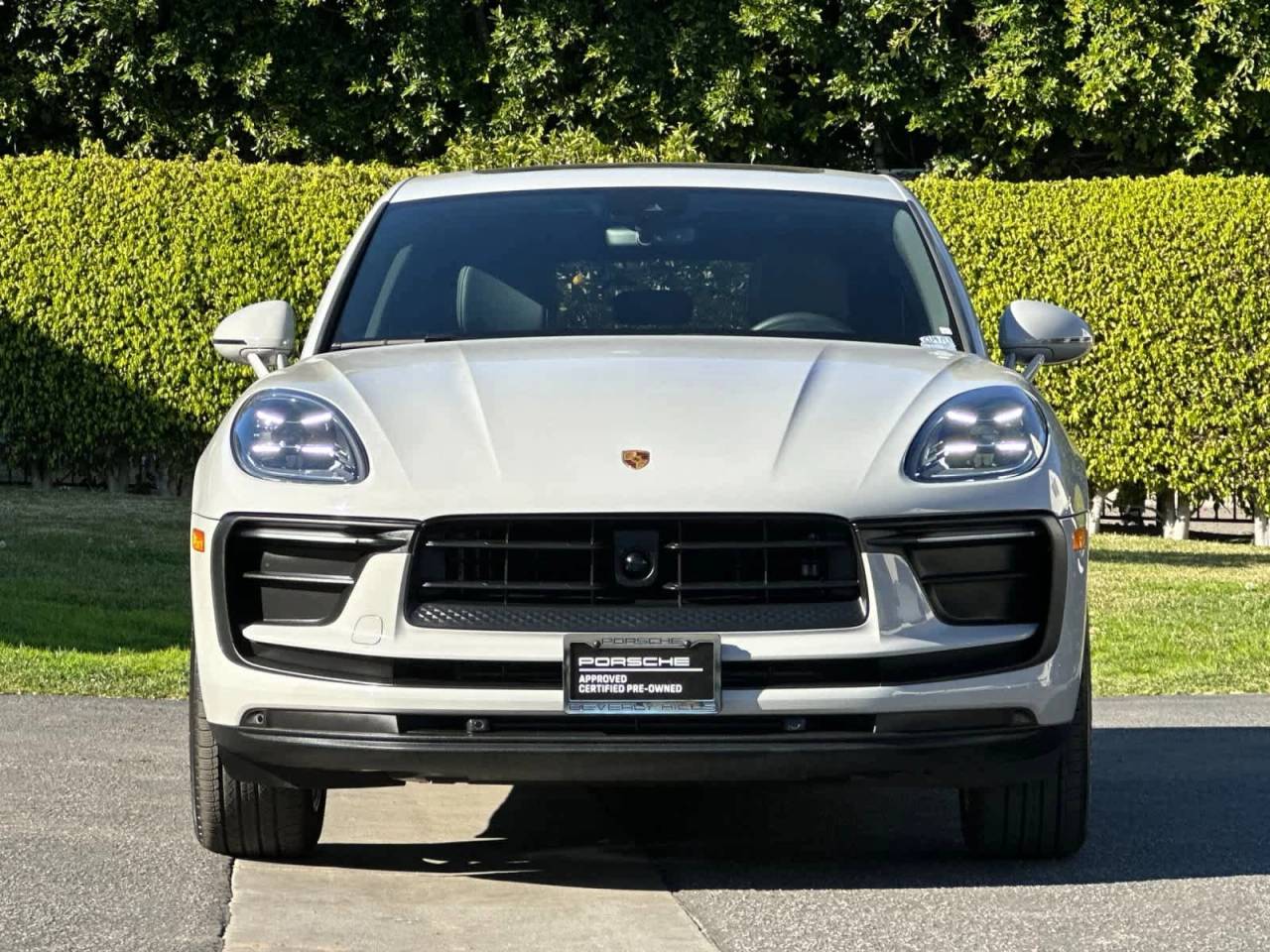 2025 Porsche Macan AWD