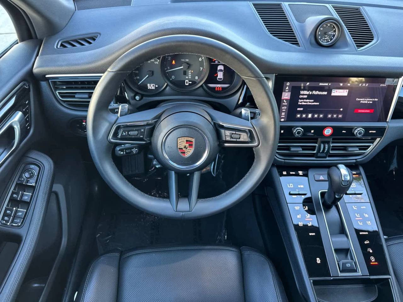 2025 Porsche Macan AWD