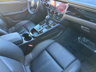 2025 Porsche Macan AWD