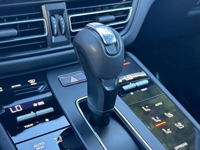 2025 Porsche Macan AWD