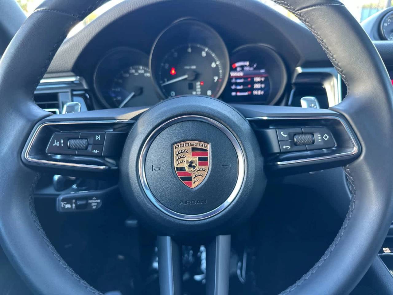 2025 Porsche Macan AWD