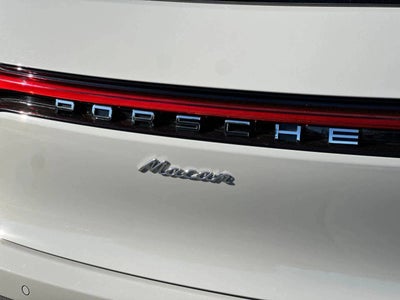 2025 Porsche Macan AWD