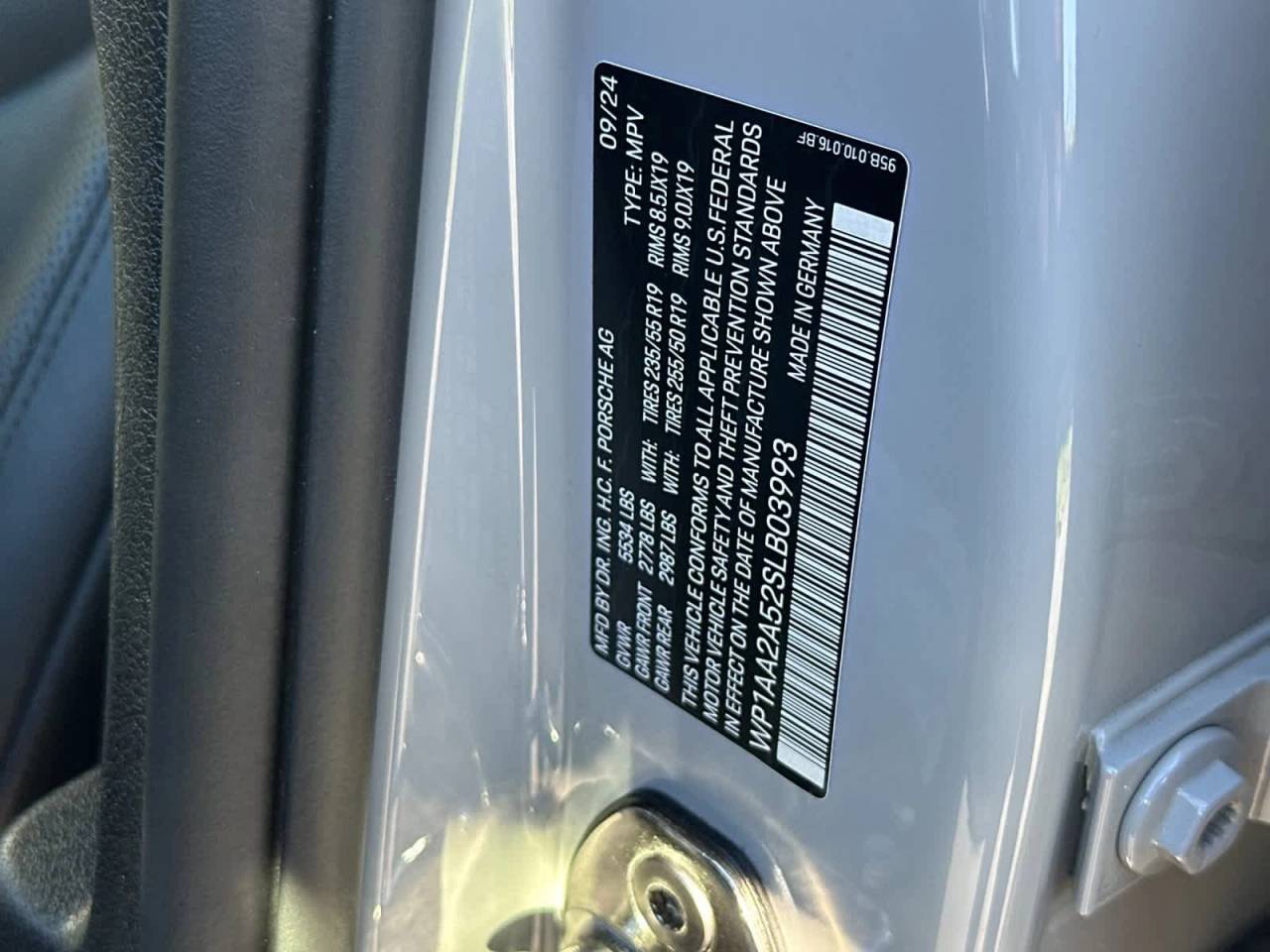 2025 Porsche Macan AWD