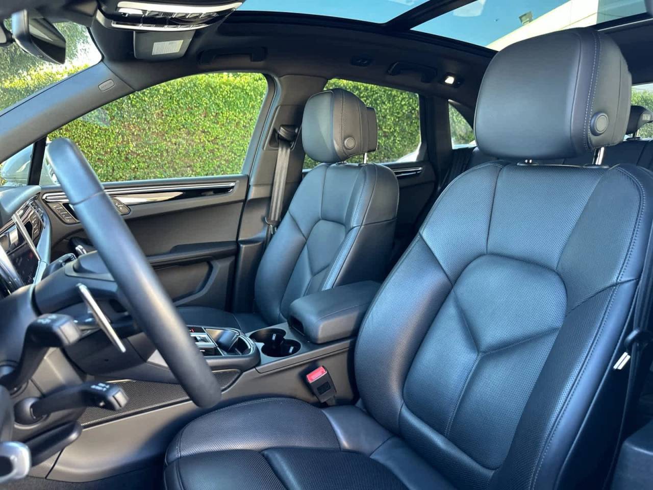 2025 Porsche Macan AWD