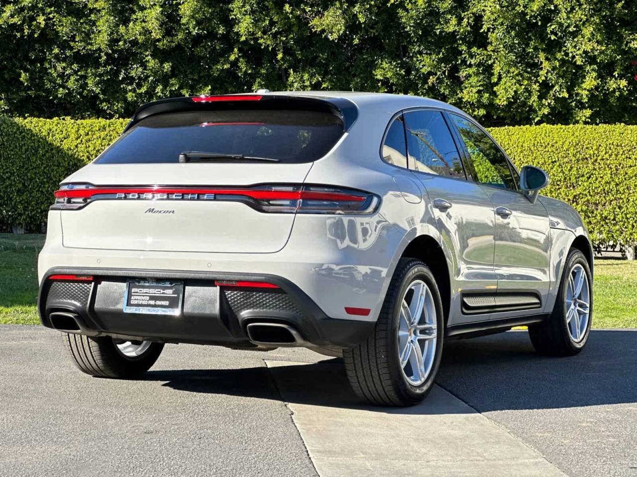 2025 Porsche Macan AWD
