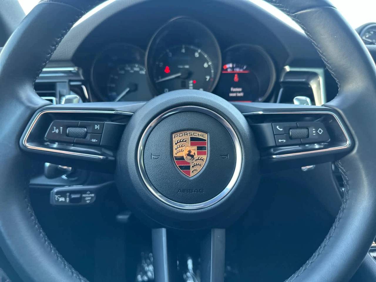 2025 Porsche Macan Base