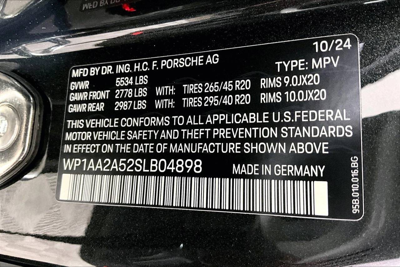 2025 Porsche Macan AWD