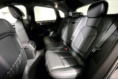 2025 Porsche Macan AWD