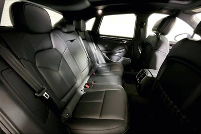 2025 Porsche Macan AWD