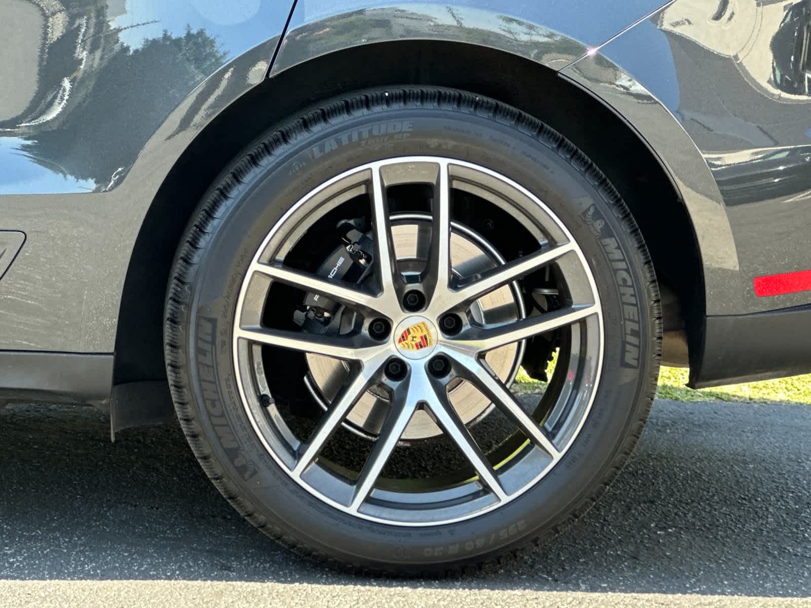 2025 Porsche Macan Base